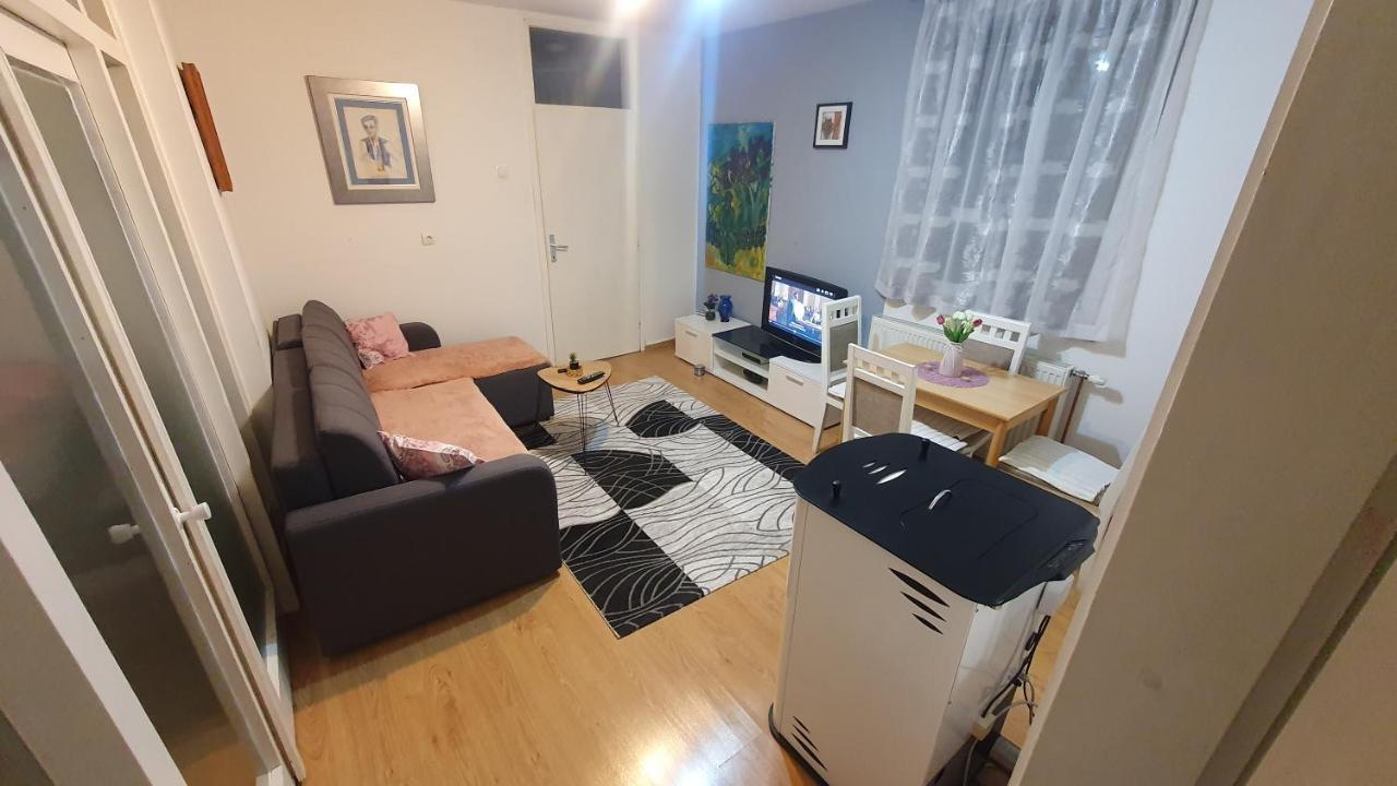 Apartman Dina Bihać Εξωτερικό φωτογραφία